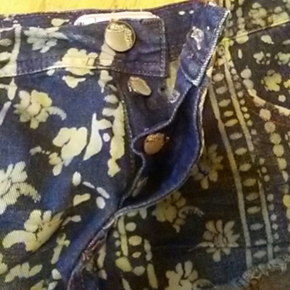 Free People Distressed Denim Jean Shorts - Picture 5 of 6